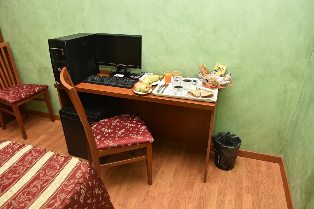 Al Centro Storico Di Roma Bed & Breakfast Bagian luar foto