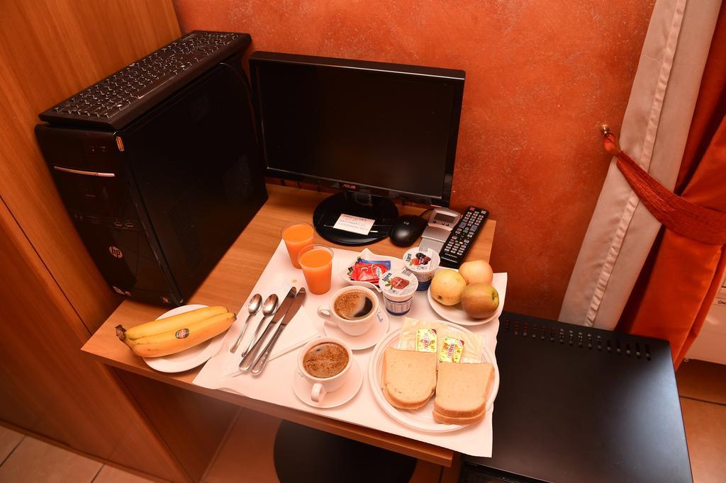Al Centro Storico Di Roma Bed & Breakfast Bagian luar foto